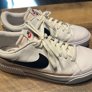 Nike Court Legacy. barely worn. size 8.5